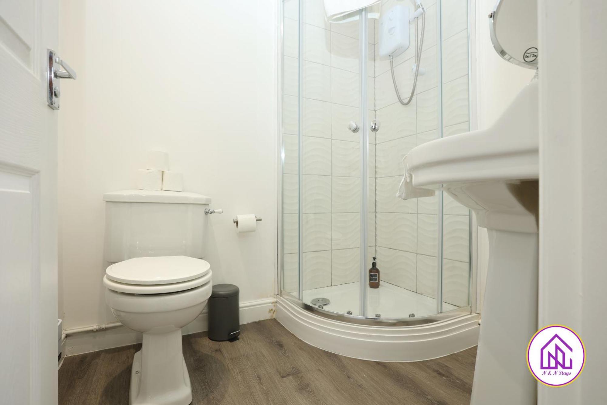 Apartment North Road - Perfectly Placed, Close To Town & Castle With Private Parking *